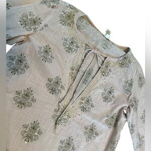 Old Navy Y2K Pink Metallic Gold Sequin Boho Hippie Floral Long Sleeve Tunic Top